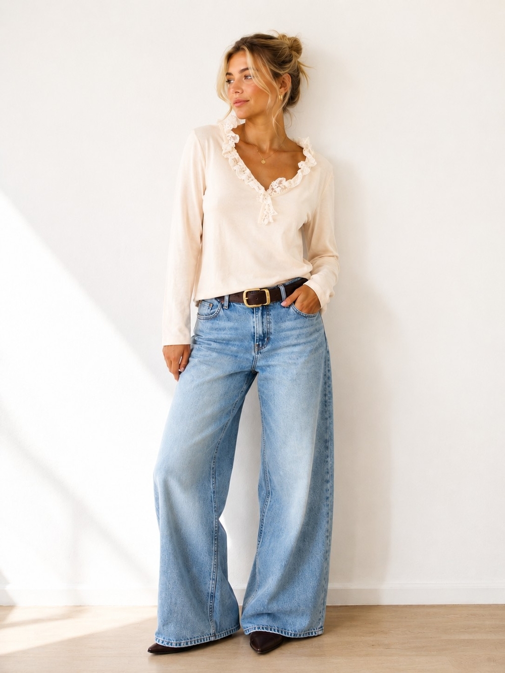 Lauren Ralph Lauren Cream Top With V Neck Lace Ruffle